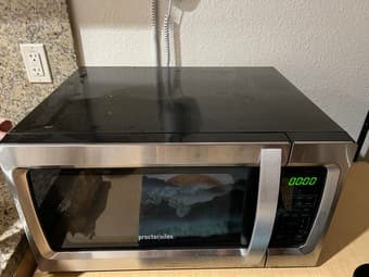 Selling microwave $40 obo 1