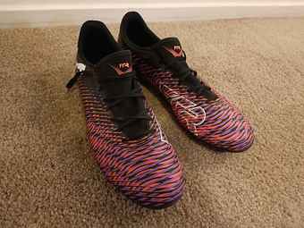 Puma Soccer boots (size 10.5) 1