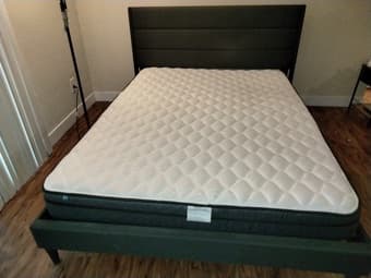 Bedframe and mattress, queen size 1