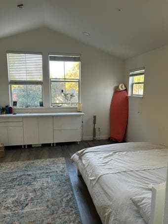 Master bedroom in a 3br/3ba-house, Mountain View 1