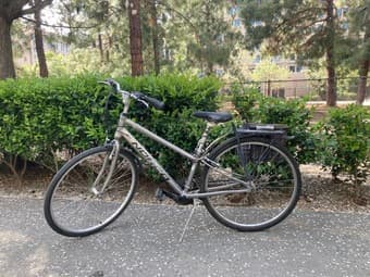 Norco 21-speed 28” bike + helmet + u-lock 1