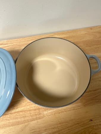 Le Creuset Dutch Oven 4.5 Qt 2