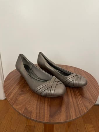 Well-loved flats, women's size 8, looking for a new home 2