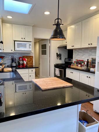 Lovely and bright bedroom for rent in a 3 bedroom house! 1