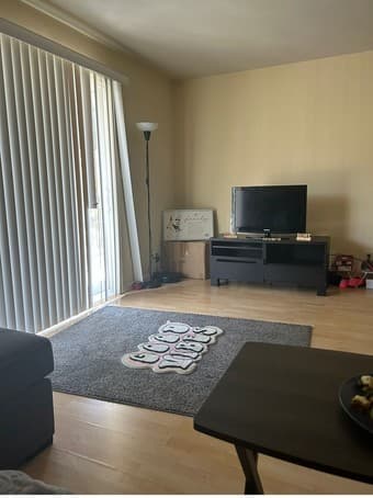 Looking to transfer my lease for 1B1B (with balcony) 1