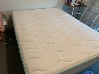 Queen size mattress 1
