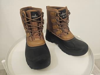 Snow Boots (3 nights used) 1
