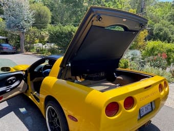 04 Chevrolet Corvette 2D coupe 3
