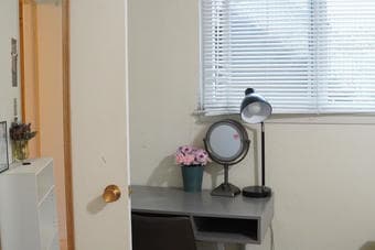 Large Sunlit Private Room, Walk to Apple, 15 min Stanford 2