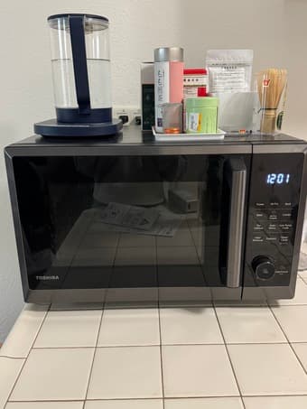 TOSHIBA Air Fryer Combo 8-in-1 Countertop Microwave Oven ($100) 1