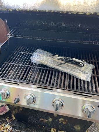 Selling Used Grill with propane tank 3