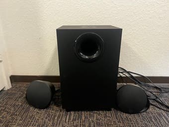 Logitech G560 LIGHTSYNC PC Gaming Speakers 1