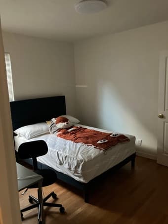 Bedroom for sublet on Stanford Ave May-June 1