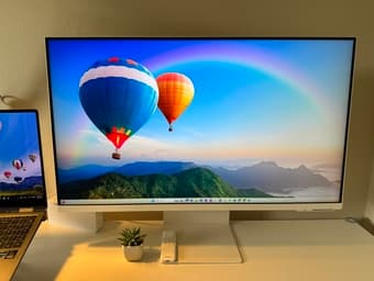 32" Samsung M80C Smart Monitor 2