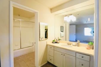 [For Rent] Spacious Master Bedroom in Mountain View 2B2B Condo 2