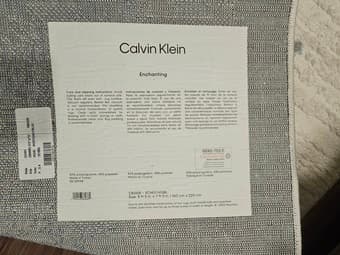 Calvin Klein Indoor Rug in excellent condition 4