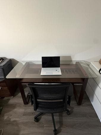 Stylish Office Desk with Matching Side Table – Excellent Condition! 1