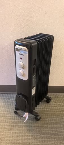 Oil-Filled Radiant Electric Space Heater with Thermostat 1