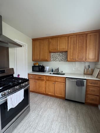 Room in a 2BR/1BA Apartment in Menlo Park, available July 1st 4