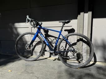 Trek Domane AL 4 Gen 4 road bike size 54cm in great condition 4