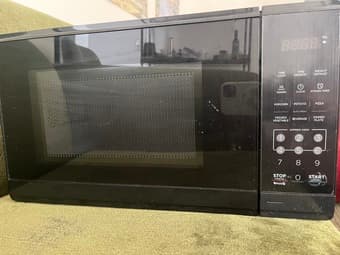 Microwave Oven - Mainstays, black 1
