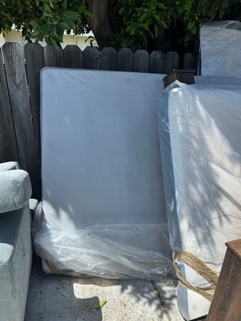 Signature Design by Ashley(R) Brown Queen Frame + Simba Mattress 3