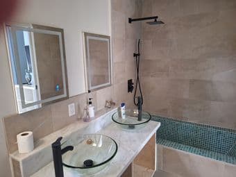 Fully Furnished 1 Bed Apartment in Quiet residential area 3