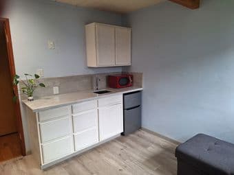 Fully Furnished 1 Bed Apartment in Quiet residential area 4