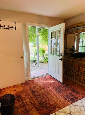 Quiet Detached Cottage Near Stanford – Utilities Included – No Kitchen 2