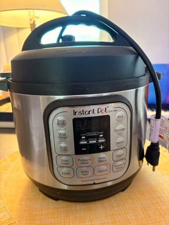 Instant Pot Duo 7-in-1 Mini Electric Pressure Cooker 1