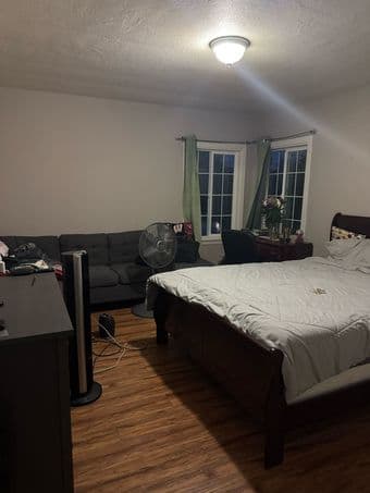 4B 3bath, house, June 1 move in - 3 Stanford postdocs - $1,250 4