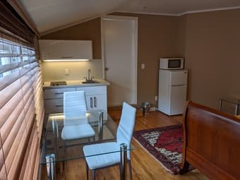 Fully Furnished Studio for Rent in Menlo Park 2