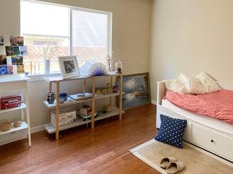 Private room with ensuite bathroom in Redwood City 1