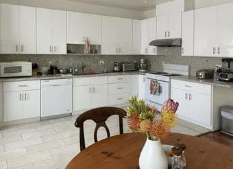 Private room with ensuite bathroom in Redwood City 4