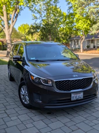 2017 Kia Sedona LX | 70k mi | $15,000 1