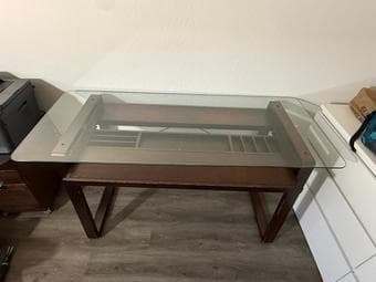 Stylish Office Desk with Matching Side Table – Excellent Condition! 2