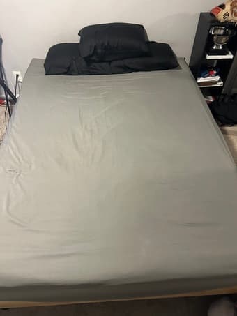 AC Unit, Queen Bed/Frame, Dresser 1