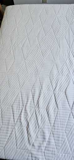 Lightly used gel memory foam full size mattress for sale 3