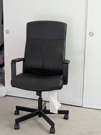 Black Office Chair – Like New – Adjustable & height Comfortable 1