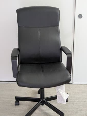 Black Office Chair – Like New – Adjustable & height Comfortable 2