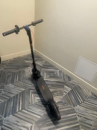 Selling 9 month Segway Ninebot F2 Pro Electric Scooter 2