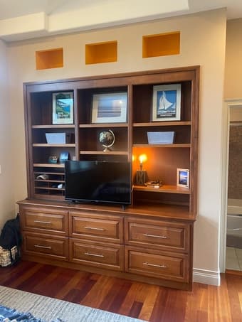 Sublet room in off-campus house (Mid June to Mid September) 2