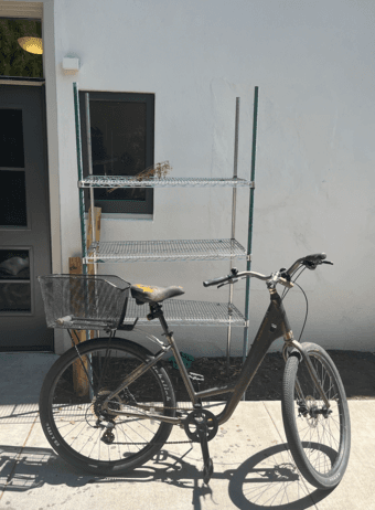 Women's large bike + lock + basket 1