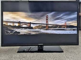 32" Samsung HD LCD TV 1