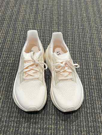 New Adidas Ultraboost 5x beige 7.5(Men) 3
