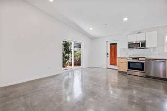 2BR, 1BA Apartment in Redwood City with Private Yard 2