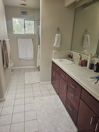 Private 1b/1b close to Stanford, Tesla available now thru 8/15 3