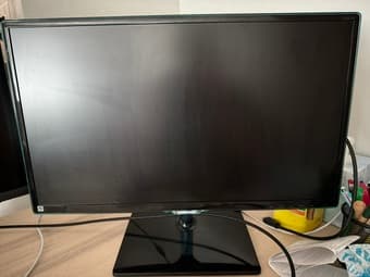Samsung 24 inch Monitor 1
