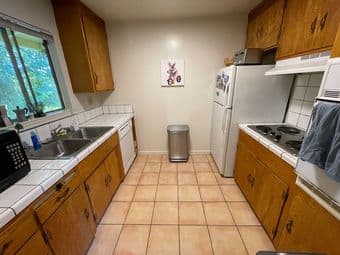 Furnished Room or Entire 2BR Apartment – Old Palo Alto, July 1 Sublet 2