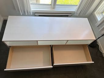 Selling TV Stand/Table (like new) 3